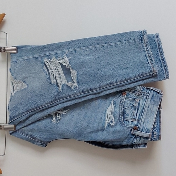 NWT American Eagle Highest Rise Mom Jeans - Picture 2 of 9